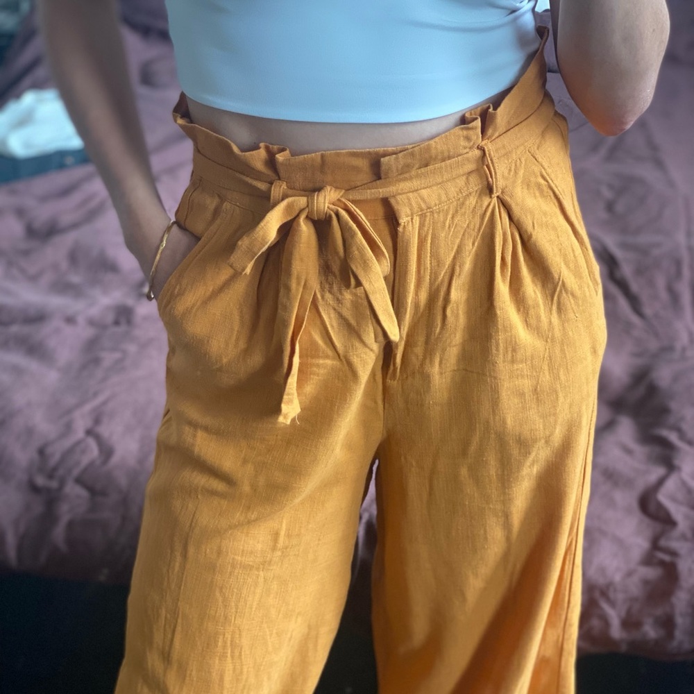 MinkPink Linen Paperbag Waist Trousers from Nordstrom. - Picture 3 of 5